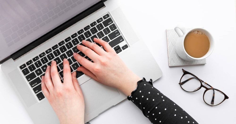 woman implementing device control management in a computer