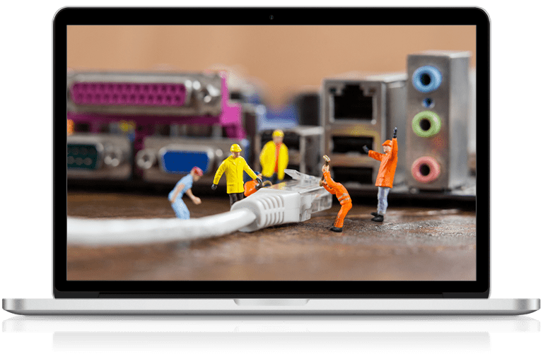 IT engineers connecting managed internet services